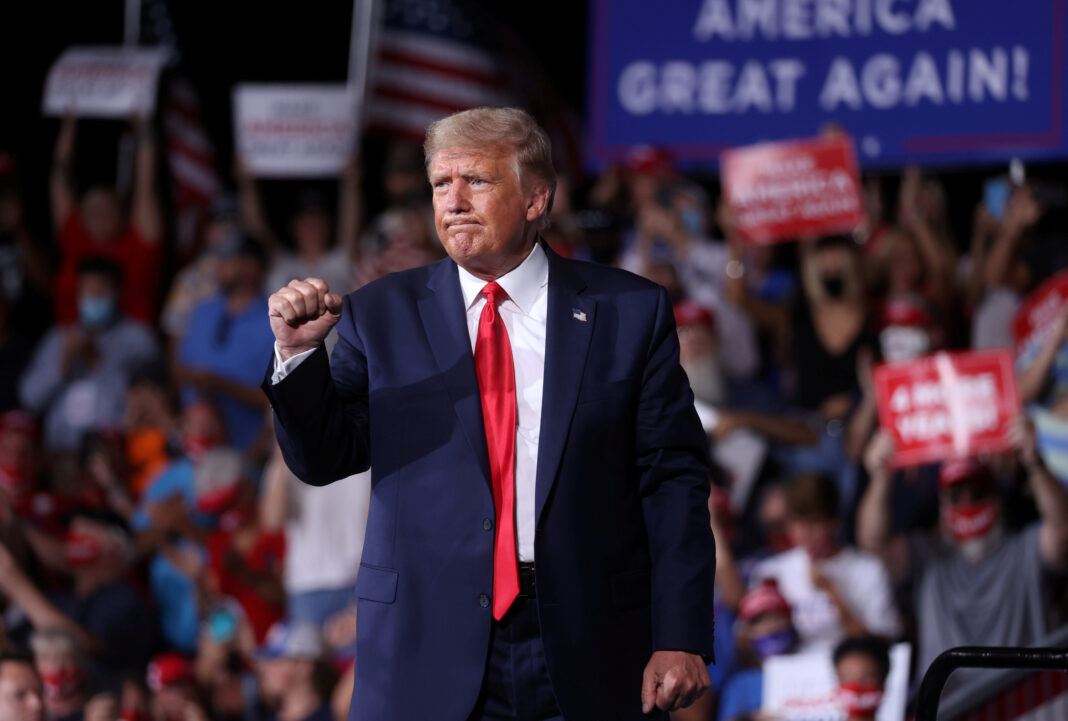 FOTO DE ARCHIVO: El presidente de los Estados Unidos Donald Trump en Winston-Salem, Carolina del Norte, EE.UU., el 8 de septiembre de 2020. REUTERS/Jonathan Ernst