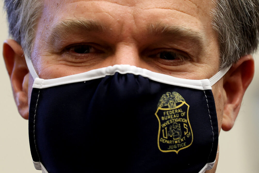 Foto del jueves del director del FBI, Christopher Wray, tras una audiencia ante la Cámara de Representantes. Sep 17, 2020. Chip Somodevilla/Pool via REUTERS