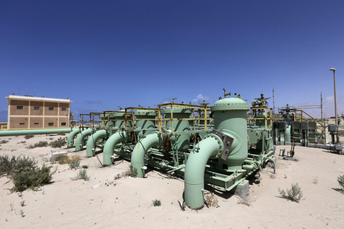 Imagen de archivo de oleoductos en la terminal petrolera de Zueitina, Libia. 7 abril 2014. REUTERS/Esam Omran Al-Fetori