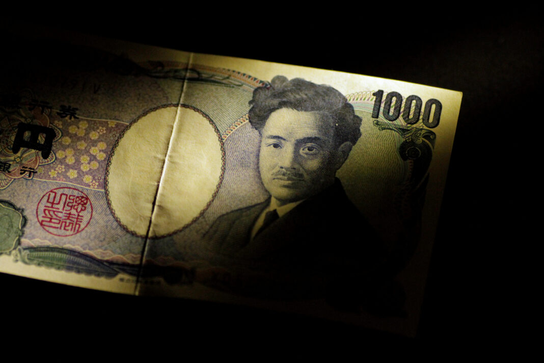 Billete de 1000 yenes, 22 junio 2017 REUTERS/Thomas White/Ilustración