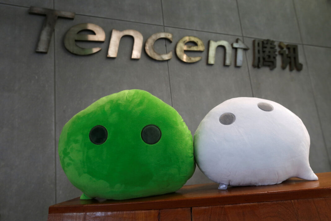 FOTO DE ARCHIVO. Mascotas de WeChat en la sede de Tencent, en el TIT Creativity Industry Zone, en Guangzhou, China. 9 de mayo de 2017. REUTERS/Bobby Yip