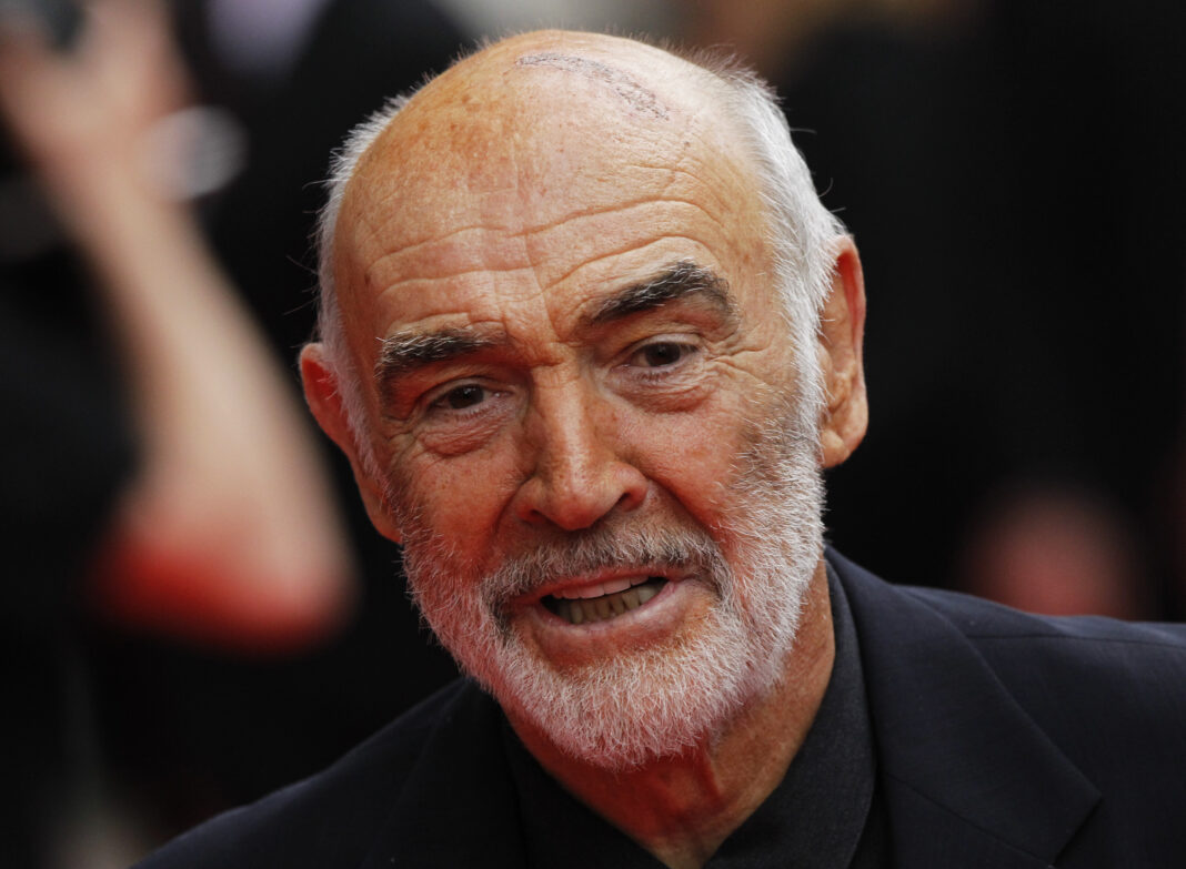 Imagen de archivo del actor Sean Connery a su llegada al Festival Internacional de Cine de Edimburgo, Escocia. 16 junio 2010. REUTERS/David Moir