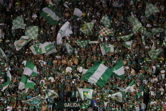 Foto de archivo de aficionados de León durante un partido del torneo mexicano. Estadio Nou Camp, León, México. 26 de mayo de 2019. REUTERS/Henry Romero