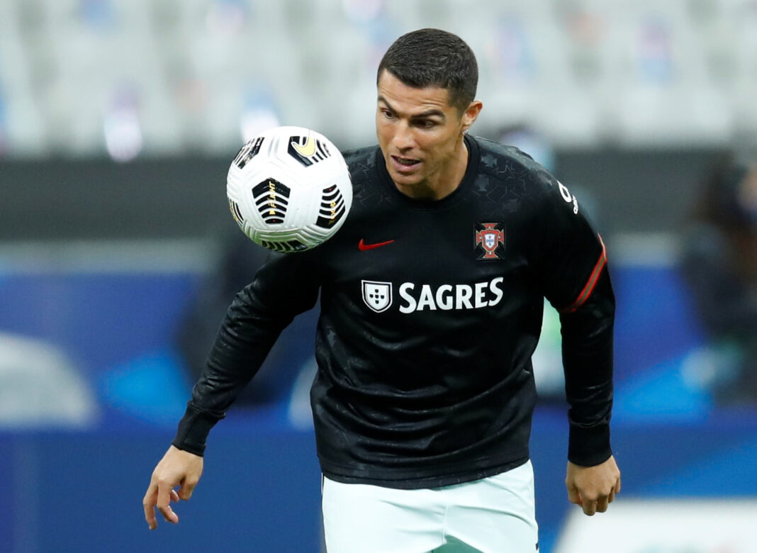 IMAGEN DE ARCHIVO. El atacante Cristiano Ronaldo previo al partido entre Portugal y Francia por el Grupo 3 de la Liga A de Naciones de la UEFA, en el Stade De France, París - Octubre 11, 2020 REUTERS/Gonzalo Fuentes/File Photo