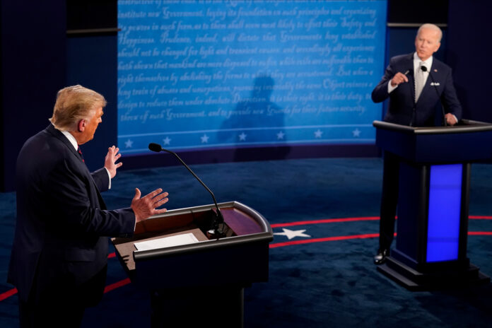 Foto del debate entre el presidente de EEUU, Donald Trump, y el candidato demócrata Joe Biden en el primer debate de cara a las elecciones de noviembre. Sep 29, 2020. Morry Gash/Pool via REUTERS