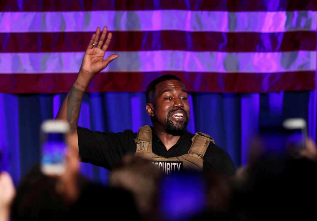 FOTO DE ARCHIVO: Kanye West en su primer acto de campaña por la presidencia en North Charleston, Carolina del Sur. Jul 19, 2020. REUTERS/Randall Hill