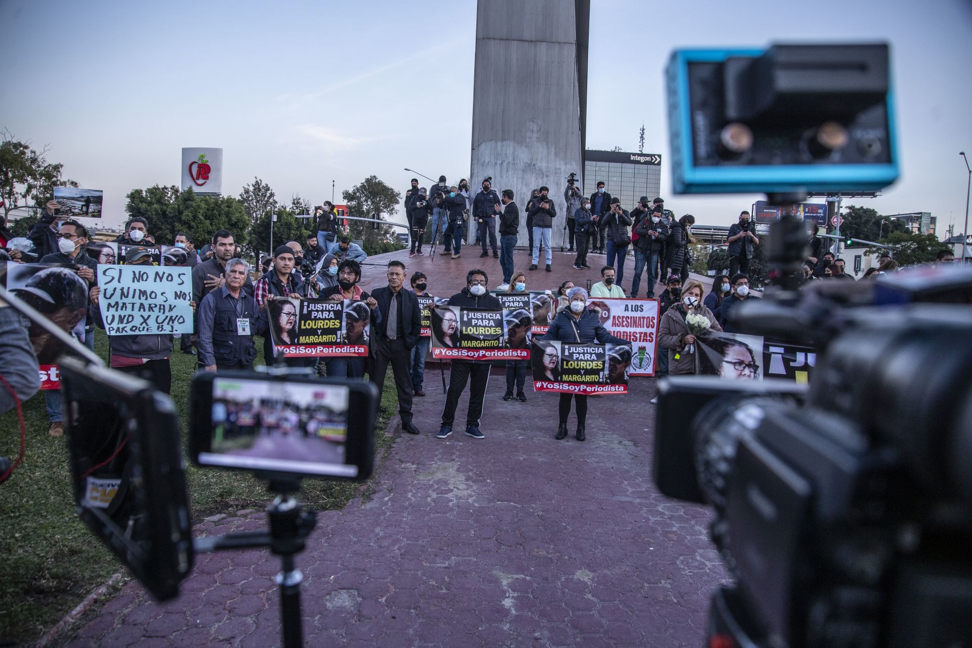 Manifestación del gremio periodístico para pedir justicia por ambos crímenes. 